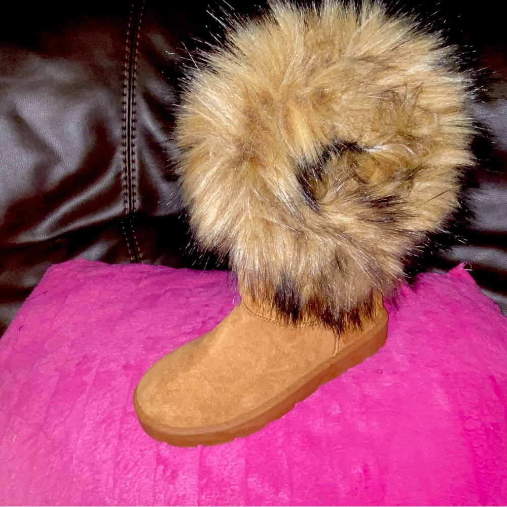 FUR BOOTS